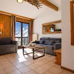Courmayeur C44 - Happy