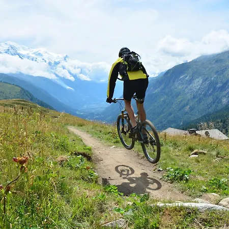 Courmayeur C44 - Happy *