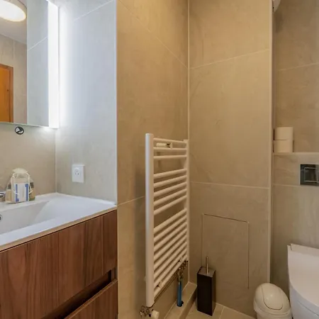 Courmayeur C44 - Happy