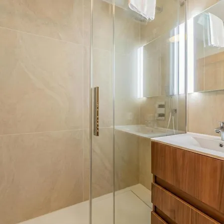 Courmayeur C44 - Happy *