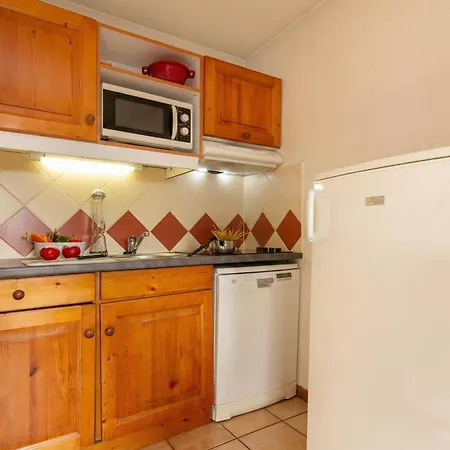 Courmayeur C44 - Happy