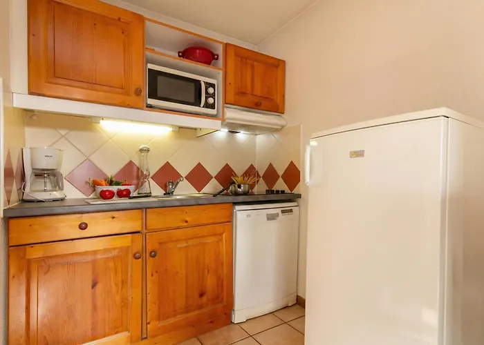 Courmayeur C44 - Happy